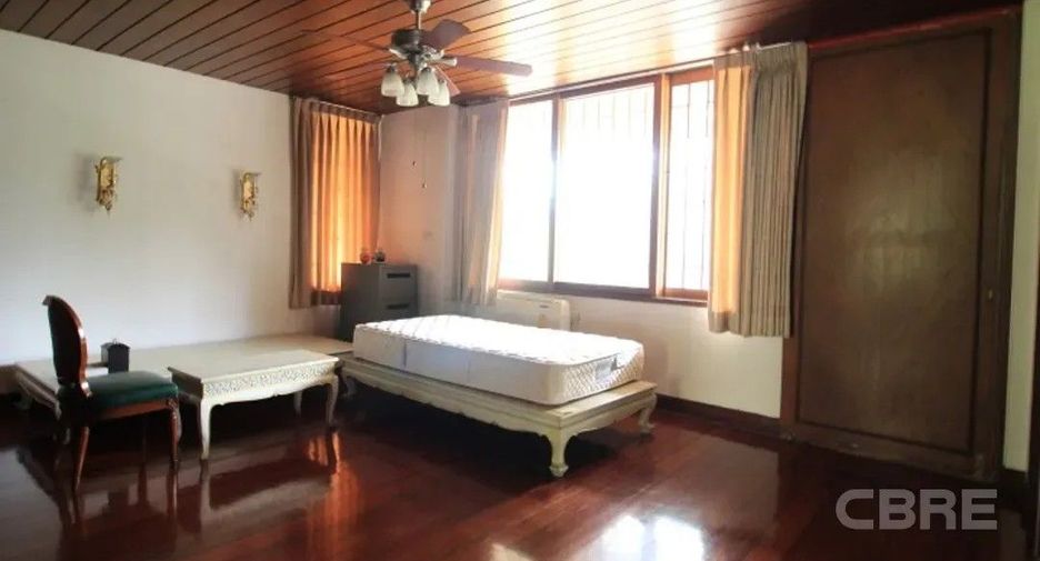 For sale 4 ベッドルーム house in Watthana, Bangkok