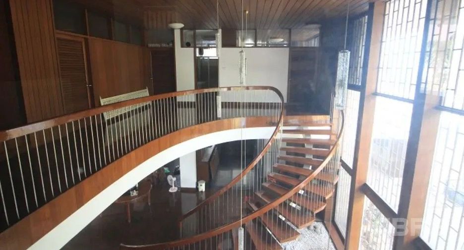 For sale 4 ベッドルーム house in Watthana, Bangkok