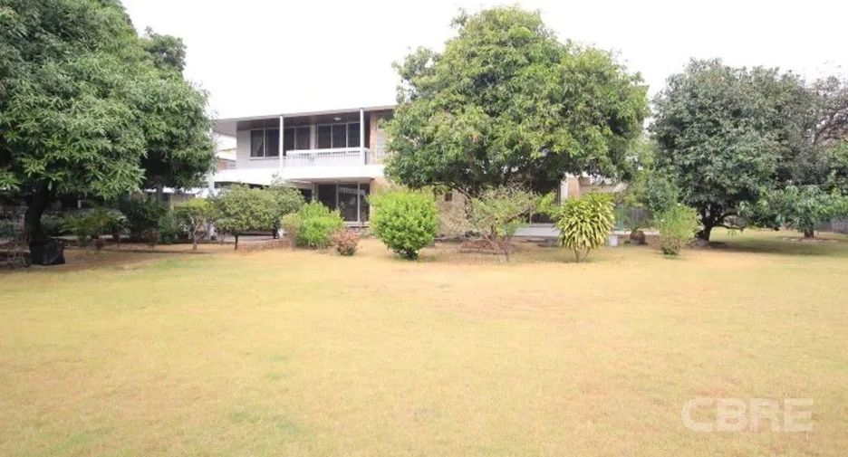 For sale 4 ベッドルーム house in Watthana, Bangkok