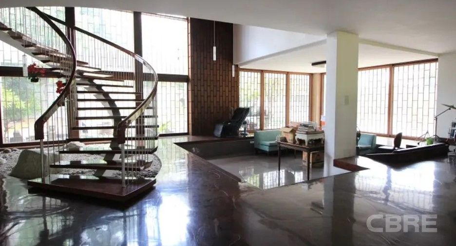 For sale 4 ベッドルーム house in Watthana, Bangkok
