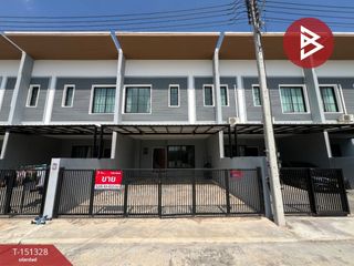 À vendre 3 chambres maison de ville à Phan Thong, Chonburi