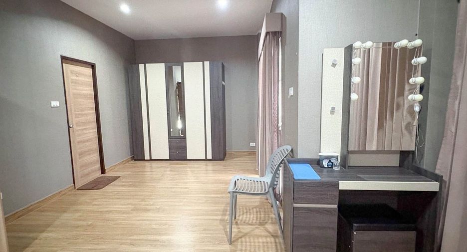 Haus zur Miete mit 6 Zimmer in San Kamphaeng, Chiang Mai