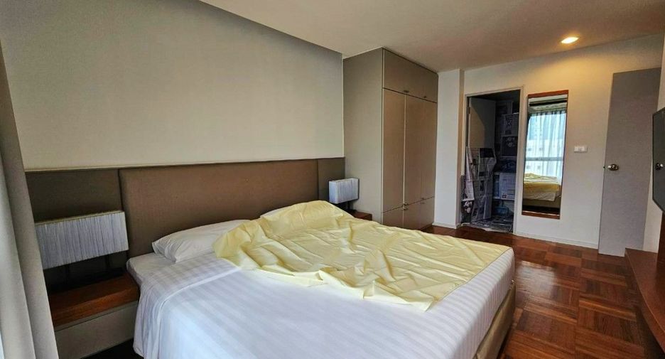 For rent 2 bedrooms serviced apartment in Sathon, Bangkok