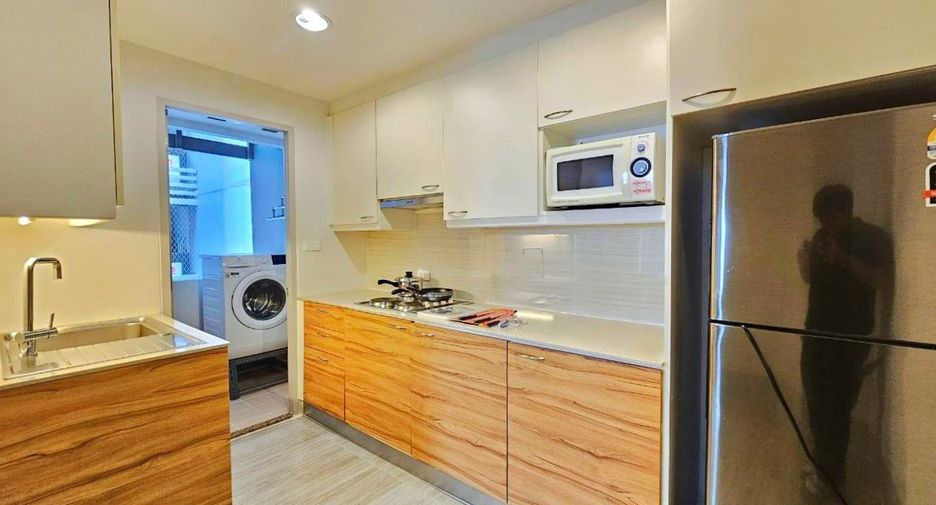 For rent 2 bedrooms serviced apartment in Sathon, Bangkok