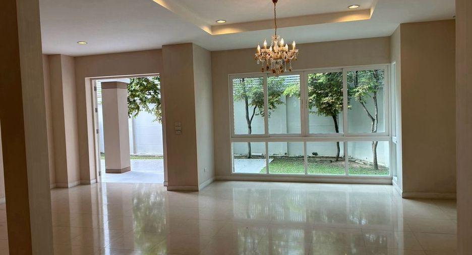 For sale 3 bedrooms house in Thawi Watthana, Bangkok