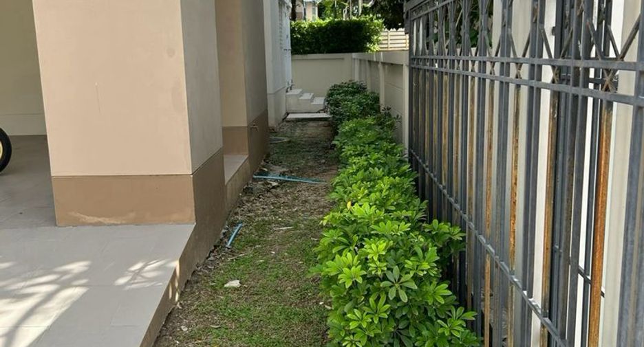 For sale 3 bedrooms house in Thawi Watthana, Bangkok