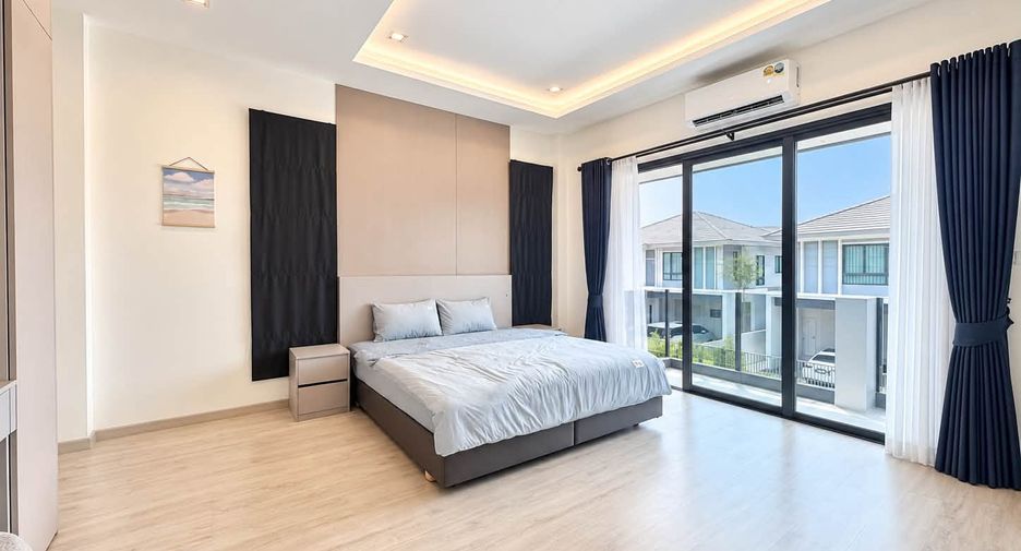 For rent 4 bedrooms villa in Bang Lamung, Chonburi