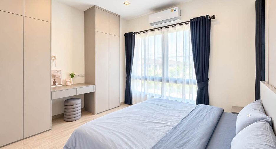 For rent 4 bedrooms villa in Bang Lamung, Chonburi