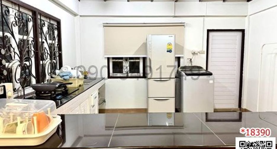 For rent 3 ベッドルーム house in Bang Na, Bangkok