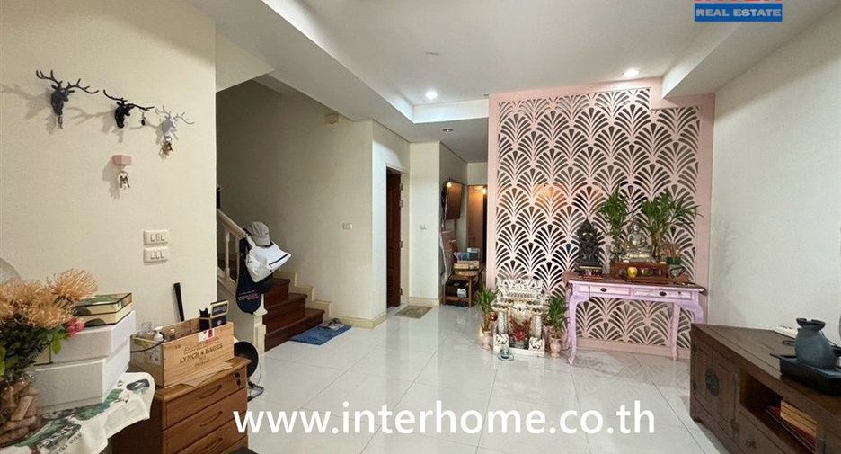 Casa adosada en venta de 5 habitaciones en Bang Kho Laem, Bangkok