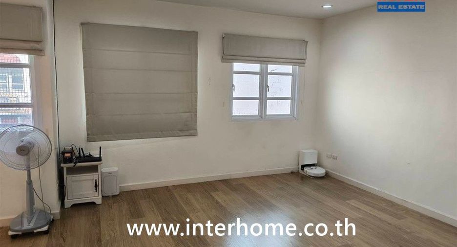 Casa adosada en venta de 5 habitaciones en Bang Kho Laem, Bangkok