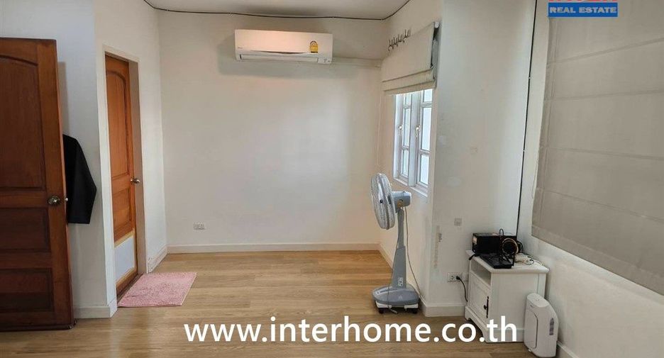 Casa adosada en venta de 5 habitaciones en Bang Kho Laem, Bangkok