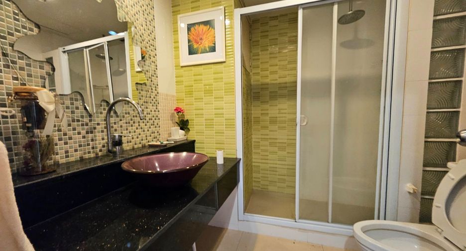 Condo en alquiler de 2 habitaciones en Bang Kapi, Bangkok