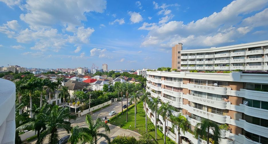 Condo en alquiler de 2 habitaciones en Bang Kapi, Bangkok