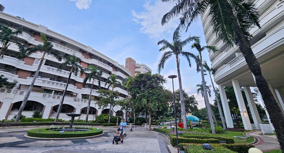 Condo en alquiler de 2 habitaciones en Bang Kapi, Bangkok