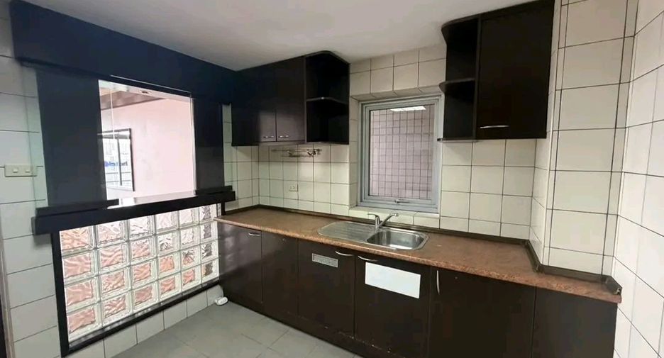 Wohnung zum Kauf mit 3 Zimmer in Pathum Wan, Bangkok