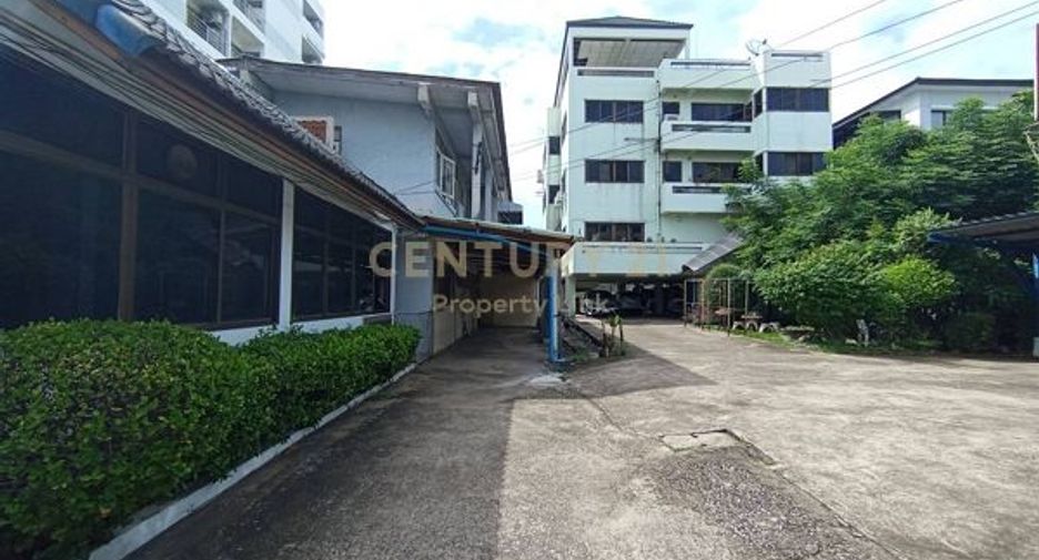 For sale land in Phaya Thai, Bangkok
