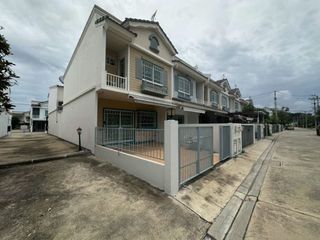 For sale 3 bedrooms townhouse in Bang Phli, Samut Prakan