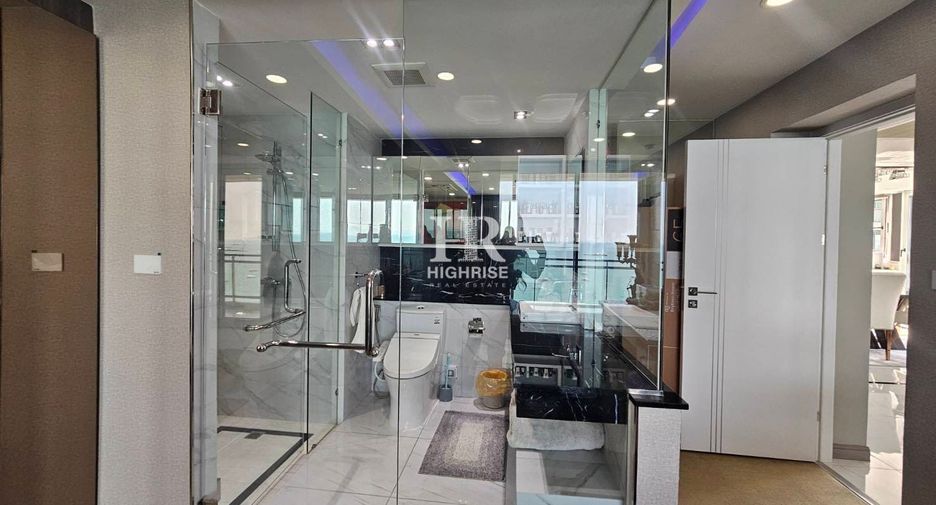 For sale 2 ベッドルーム condo in Bang Lamung, Chonburi