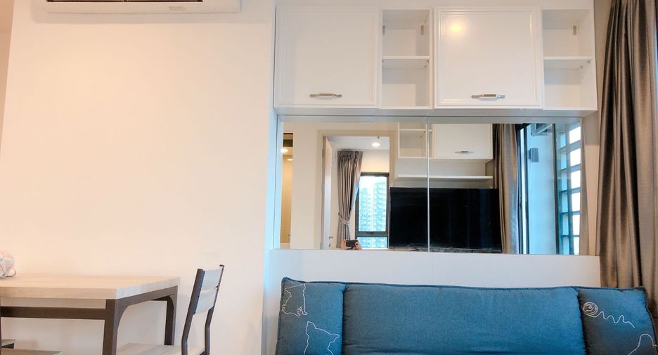 For rent 2 bedrooms condo in Huai Khwang, Bangkok