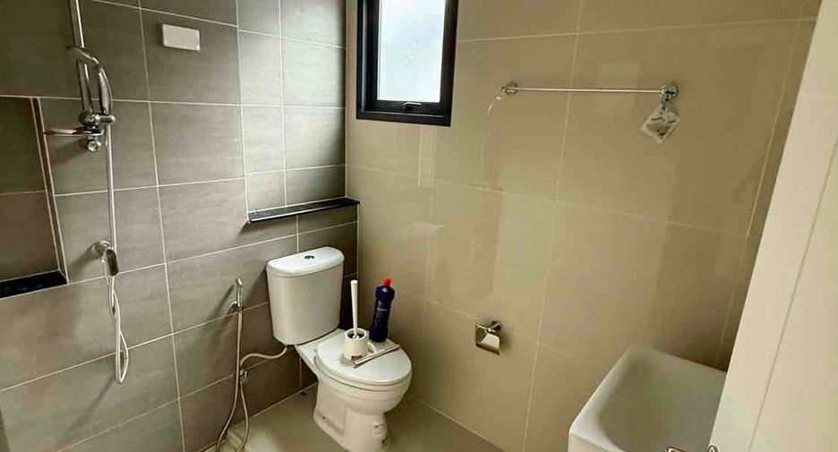 For rent 4 bedrooms house in Saphan Sung, Bangkok