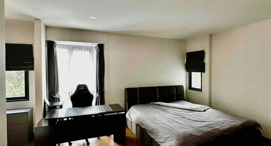 For rent 4 bedrooms house in Saphan Sung, Bangkok