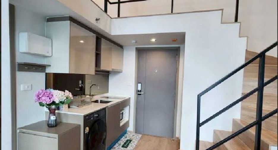 For rent 2 bedrooms condo in Huai Khwang, Bangkok