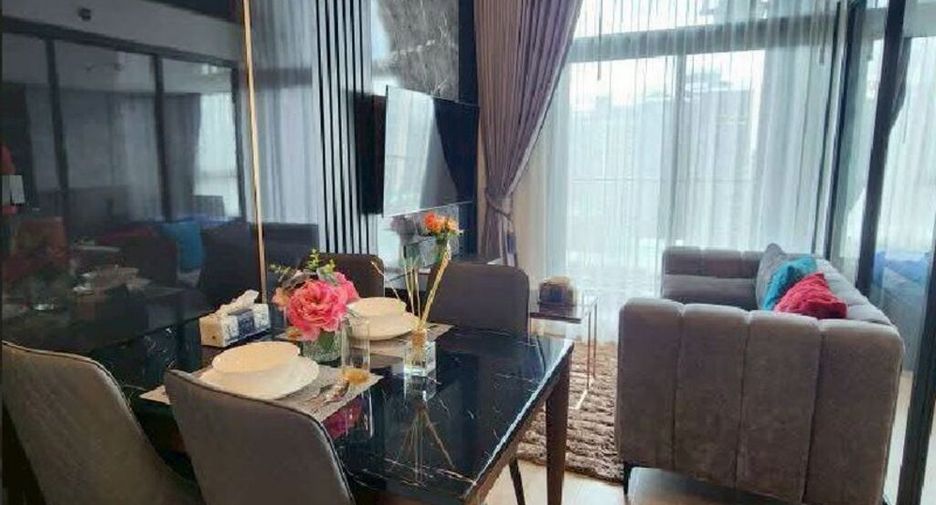 For rent 2 bedrooms condo in Huai Khwang, Bangkok