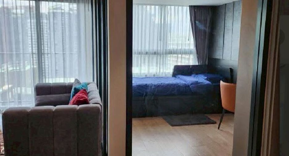 For rent 2 bedrooms condo in Huai Khwang, Bangkok