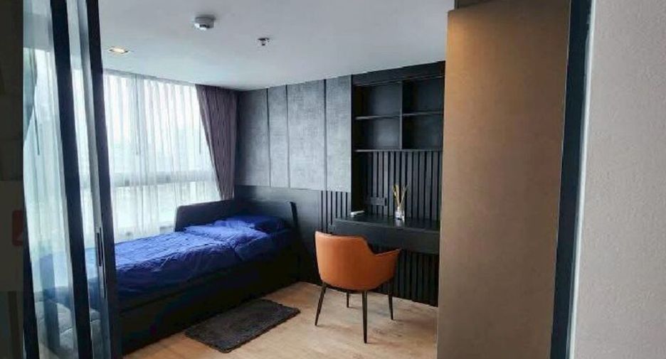 For rent 2 bedrooms condo in Huai Khwang, Bangkok