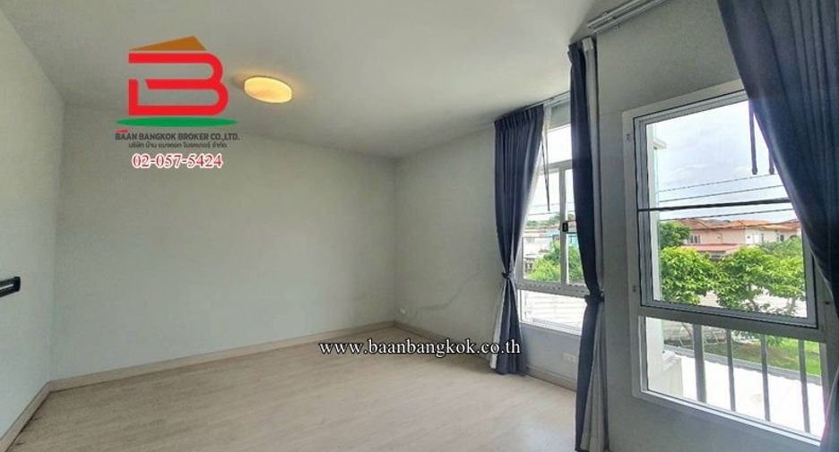For sale 3 bedrooms townhouse in Khlong Sam Wa, Bangkok