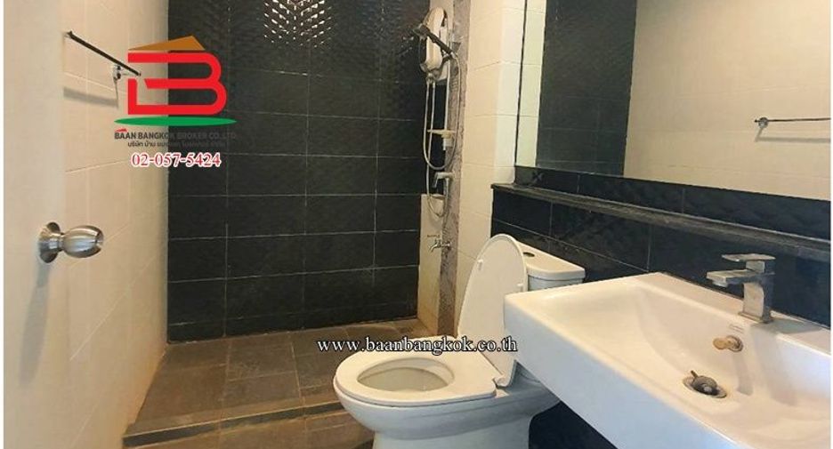 For sale 3 bedrooms townhouse in Khlong Sam Wa, Bangkok