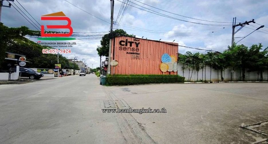 For sale 3 bedrooms townhouse in Khlong Sam Wa, Bangkok