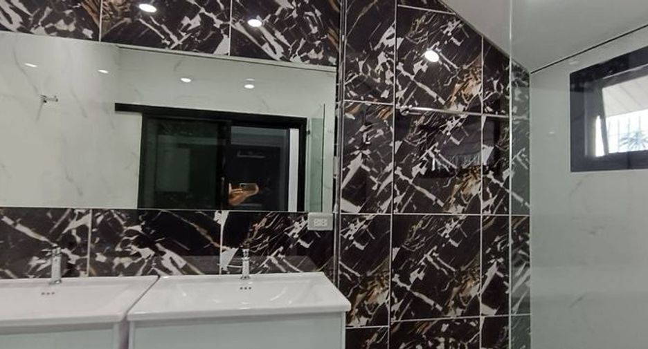 For rent and for sale 3 bedrooms house in Bang Lamung, Chonburi