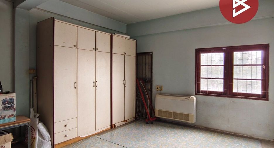À vendre 3 chambres local commercial à Nakhon Chai Si, Nakhon Pathom