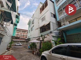 For sale 4 bedrooms retail Space in Bang Phlat, Bangkok