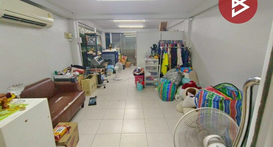 For sale 4 bedrooms retail Space in Bang Phlat, Bangkok