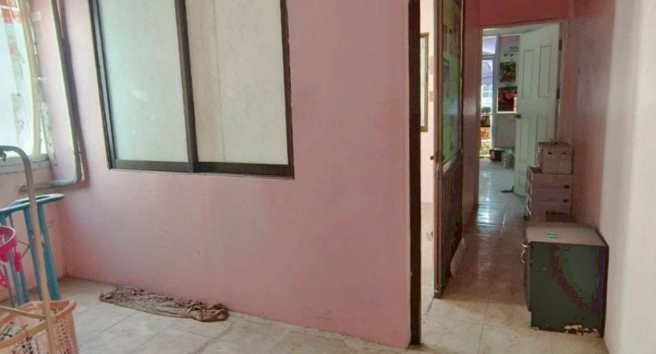For sale 4 bedrooms retail Space in Bang Phlat, Bangkok