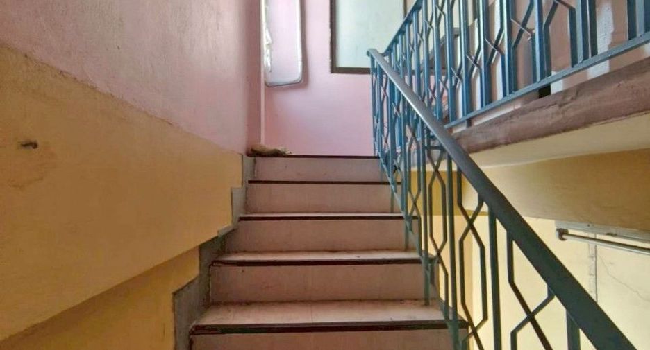 For sale 4 bedrooms retail Space in Bang Phlat, Bangkok