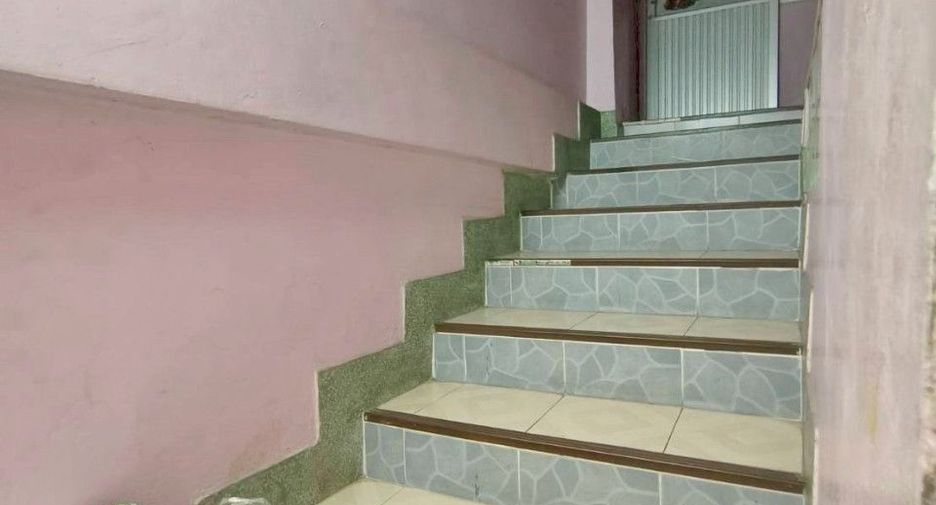 For sale 4 bedrooms retail Space in Bang Phlat, Bangkok