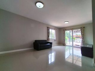 For rent 3 bedrooms house in San Kamphaeng, Chiang Mai