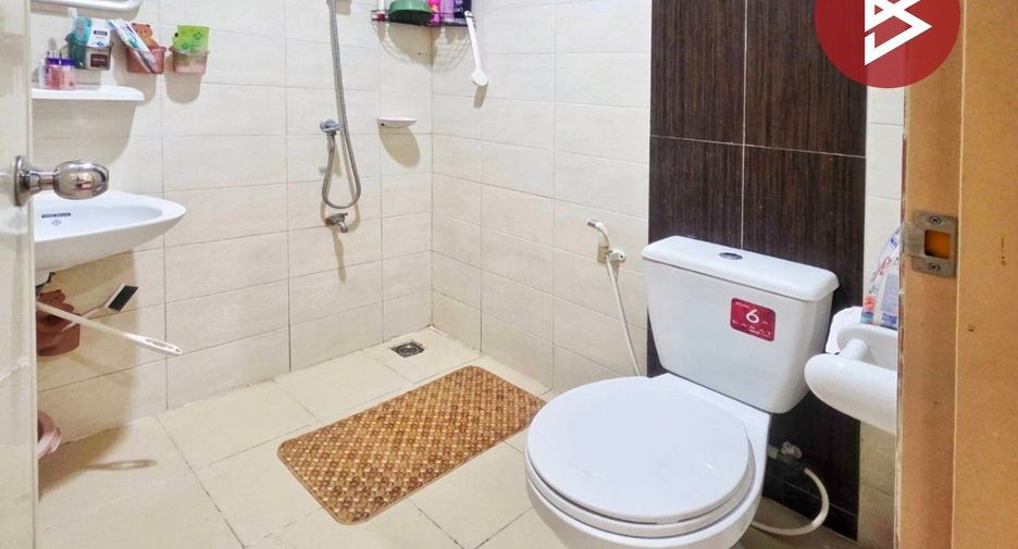Casa adosada en venta de 2 habitaciones en Thanyaburi, Pathum Thani