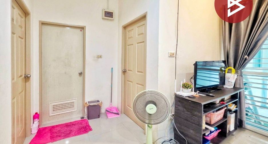 Casa adosada en venta de 2 habitaciones en Thanyaburi, Pathum Thani