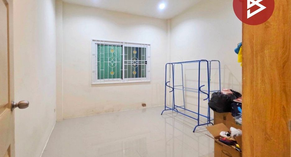 Casa adosada en venta de 2 habitaciones en Thanyaburi, Pathum Thani