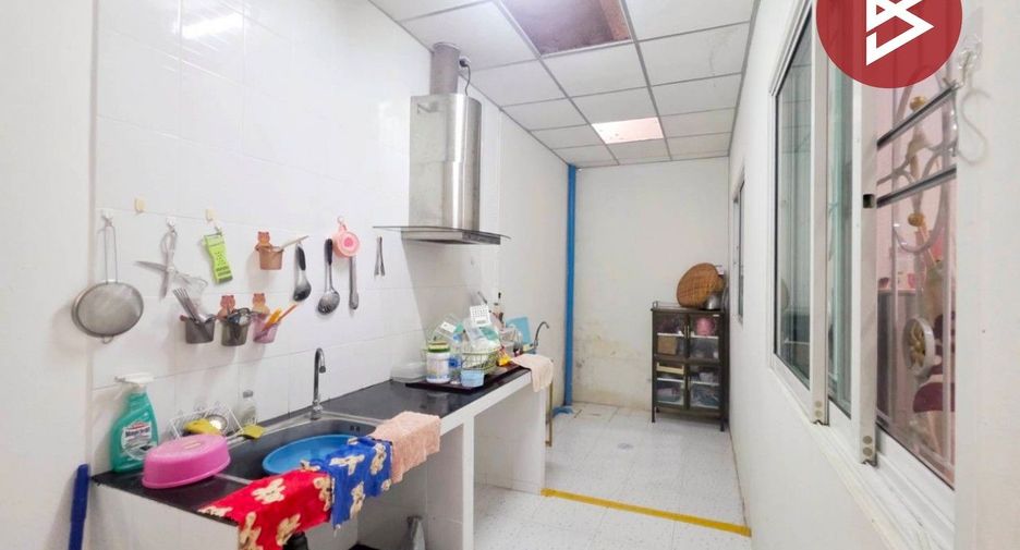 Casa adosada en venta de 2 habitaciones en Thanyaburi, Pathum Thani