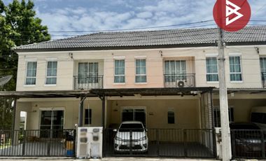 À vendre 3 chambres maison de ville à Mueang Chon Buri, Chonburi