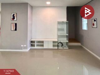 À vendre 3 chambres maison de ville à Mueang Chon Buri, Chonburi