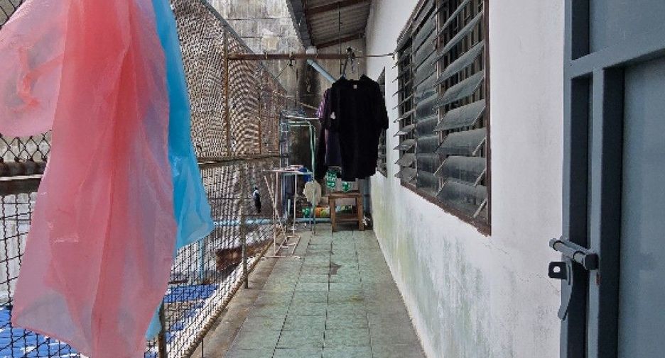 À vendre appartement avec services à Bang Khae, Bangkok