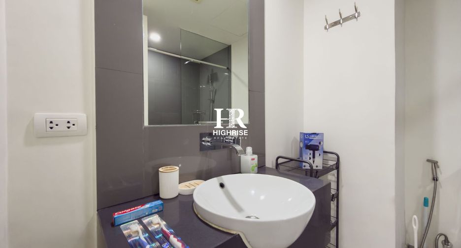 For rent 2 bedrooms condo in Bang Lamung, Chonburi