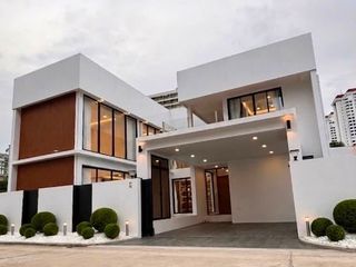 For sale 5 bedrooms villa in Bang Lamung, Chonburi